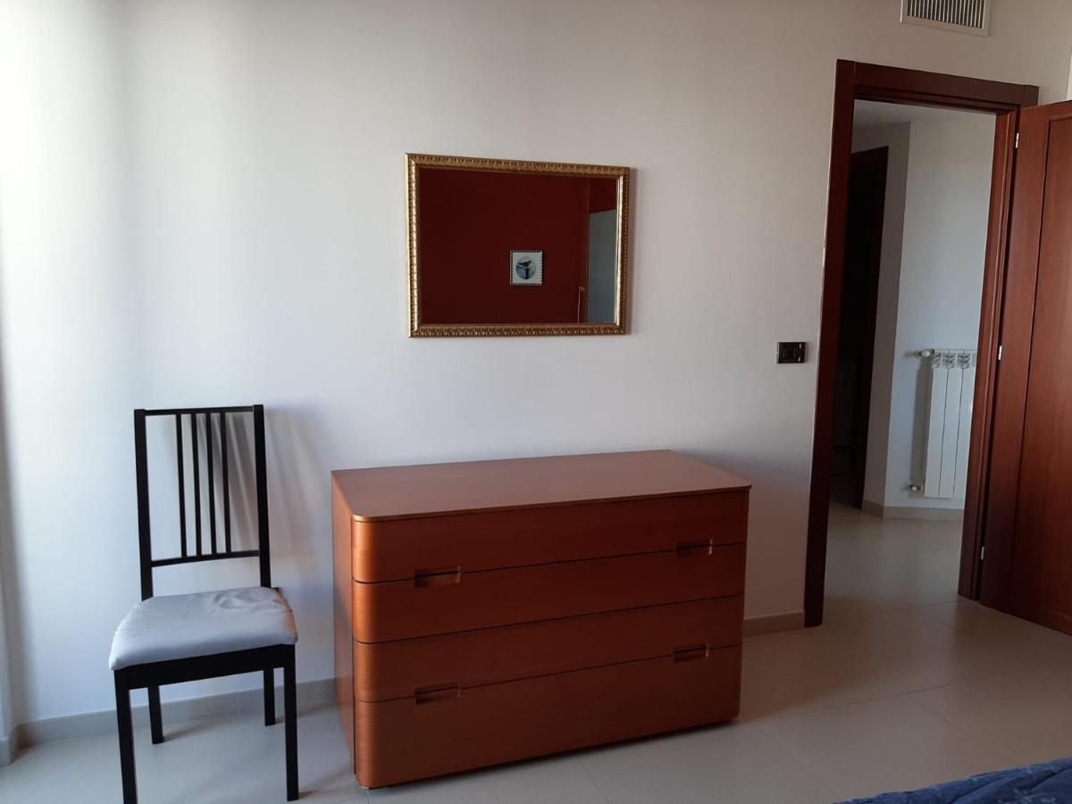 La Casa Dei Due Mari - Large Apartment With Parking ตารันโต ภายนอก รูปภาพ