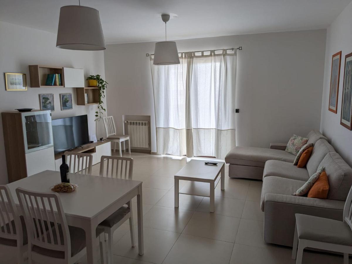 La Casa Dei Due Mari - Large Apartment With Parking ตารันโต ภายนอก รูปภาพ
