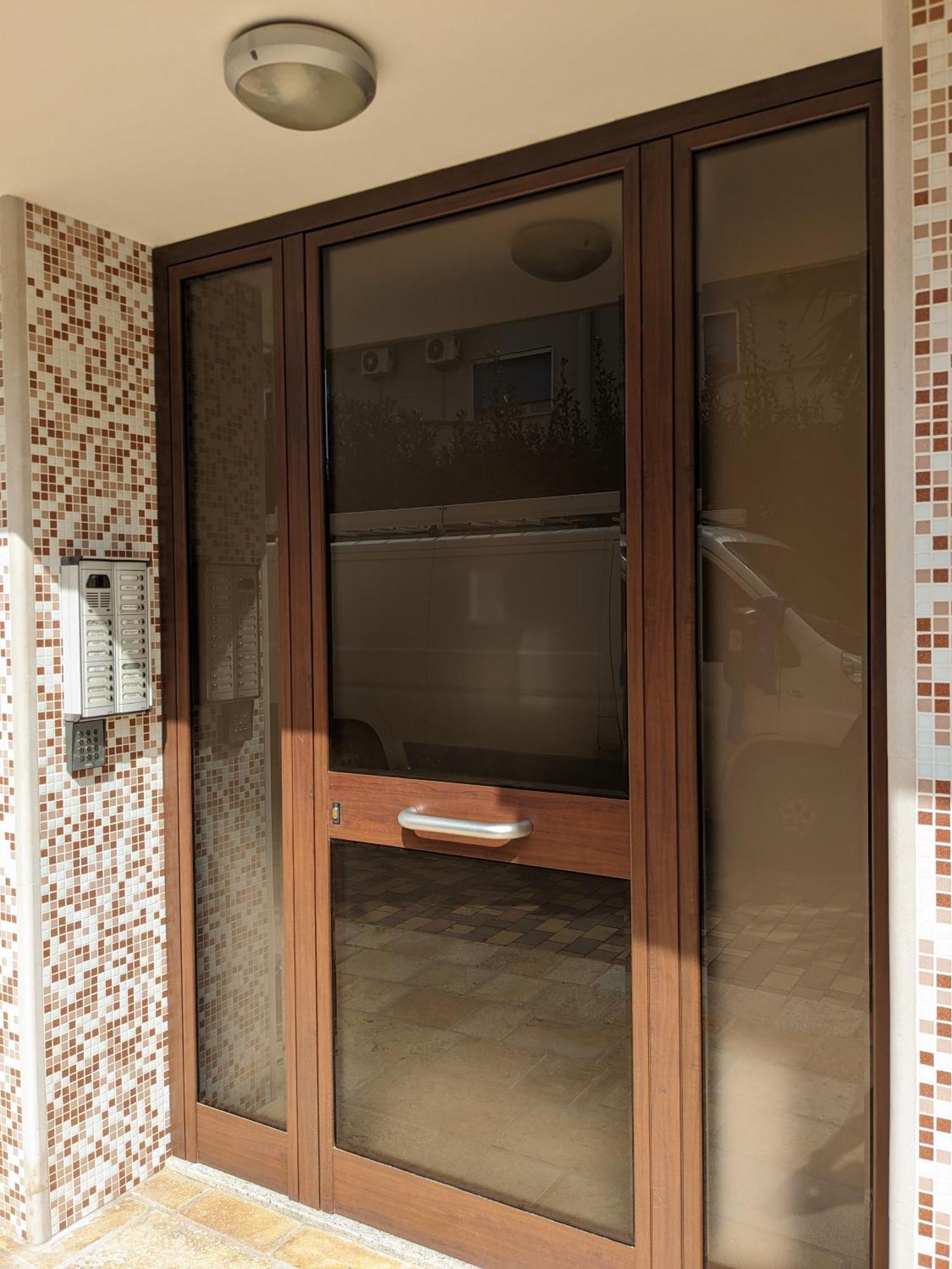 La Casa Dei Due Mari - Large Apartment With Parking ตารันโต ภายนอก รูปภาพ