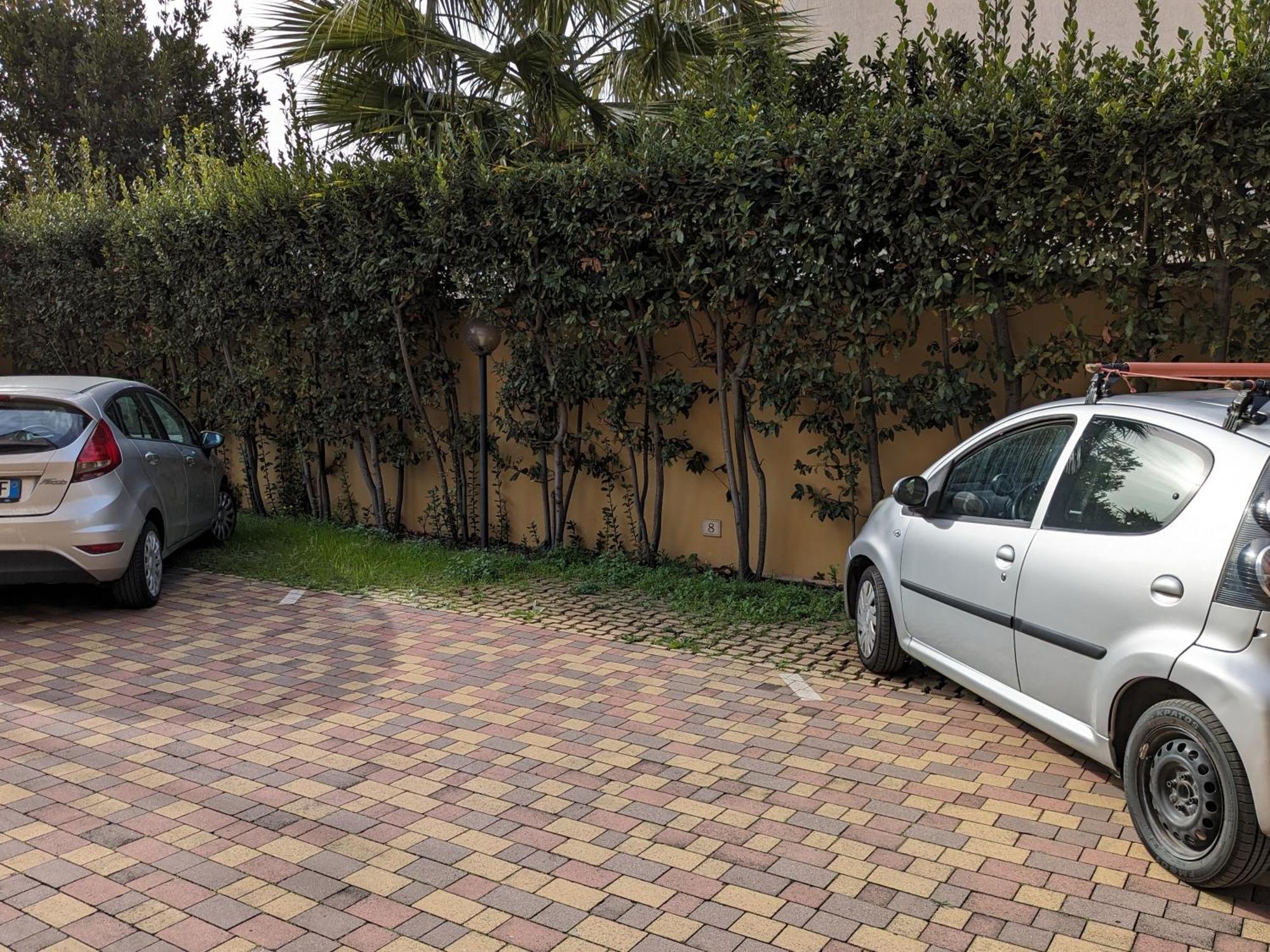 La Casa Dei Due Mari - Large Apartment With Parking ตารันโต ภายนอก รูปภาพ